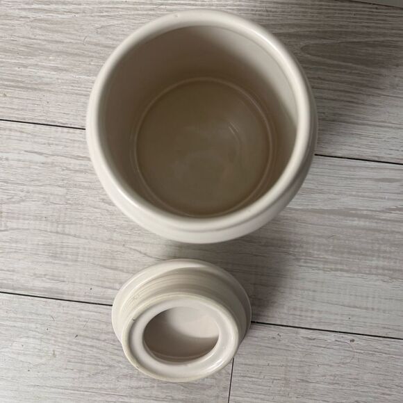 Rae Dunn MEDIUM JINGLE BELLS Lidded Canister White w/Red Letter Ceramic 8"x5" - Picture 3 of 5